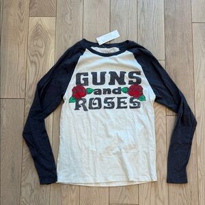 Urban Outfitters Guns N' Roses Long Sleeve Tee size Small